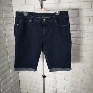 Tattoo Jeans Ladies Size 33 Medium Wash Bermuda Length Jean Shorts